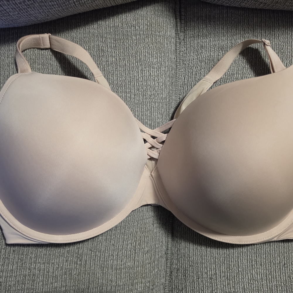 Everyday Smooth Push-Up Bra with Front Lace-Up Detail - Blush
